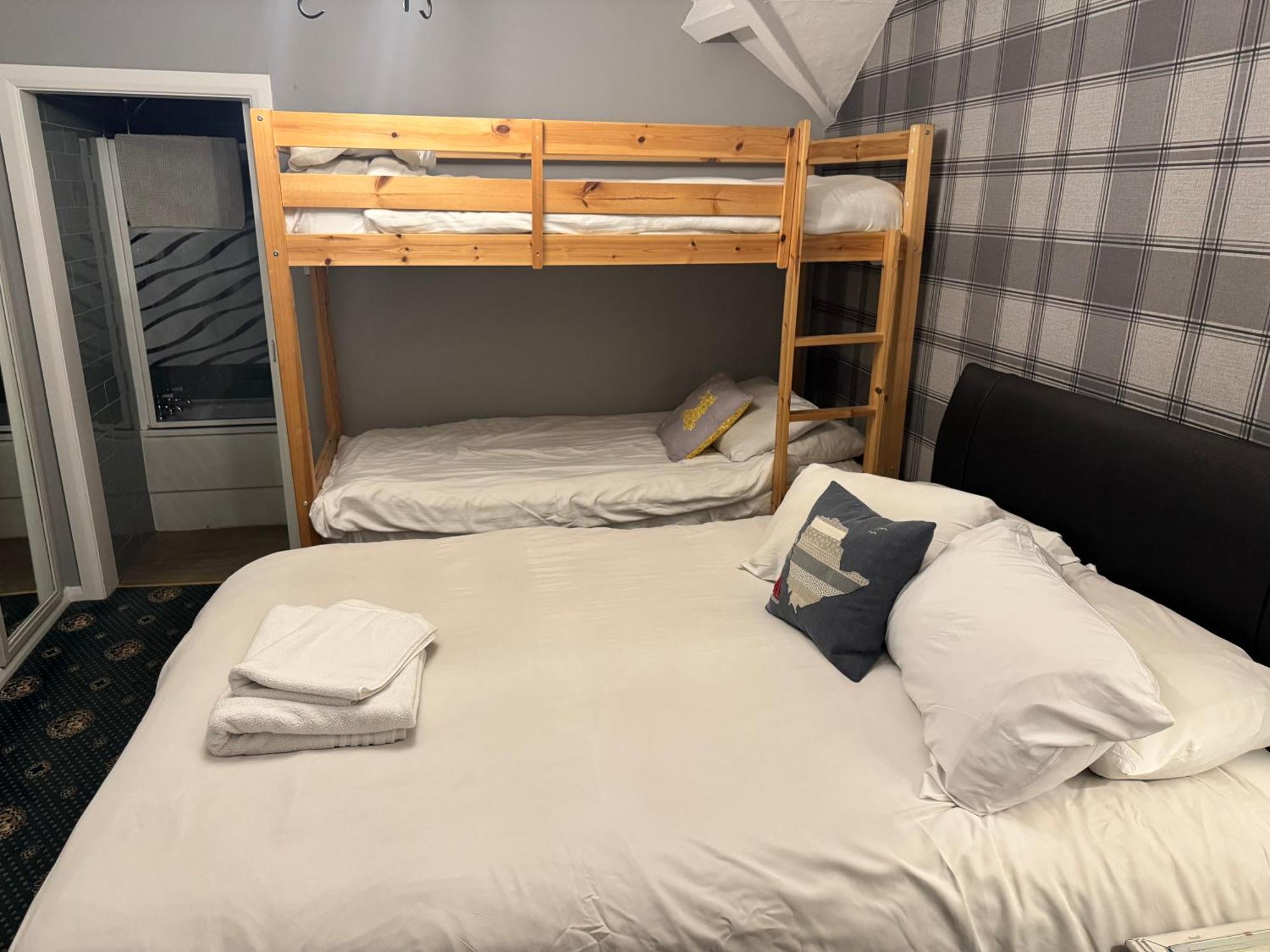 Holland Hotel Llanfachraeth Екстериор снимка